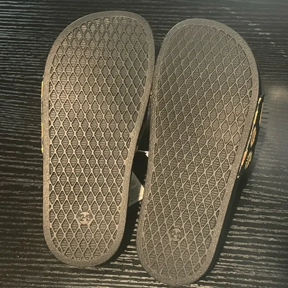 🆕 Old Navy Girls Faux-Leather Pool Slide Sandals Sunflowers Size 12/13 Y - Picture 7 of 11